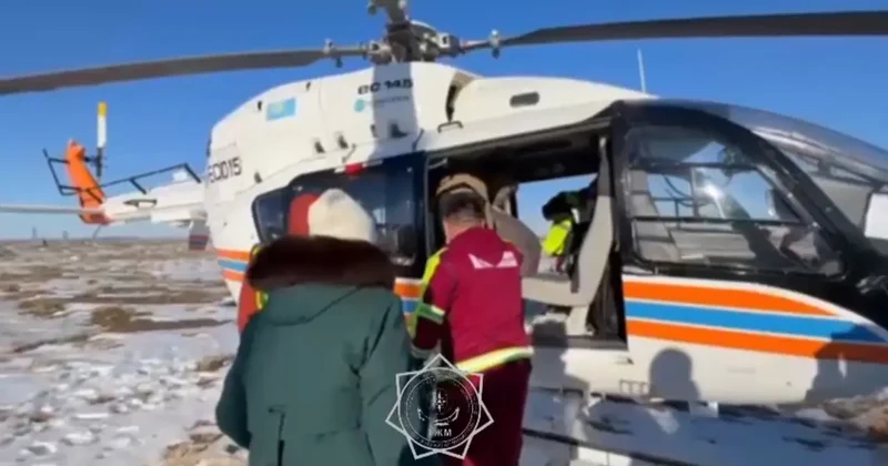 Пилоты МЧС эвакуировали младенца в Кызылорду