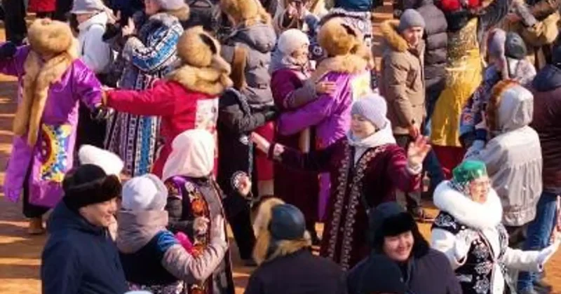 Астанада мыңнан астам адам бір мезетте төс қағысып, көрісті