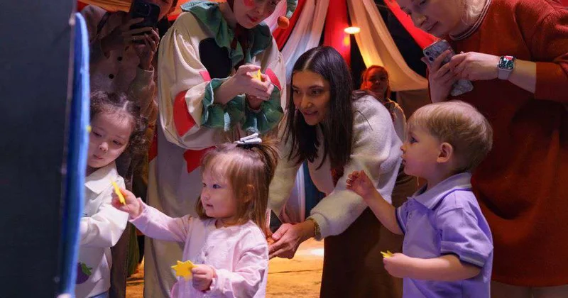 Сцена, где можно хлопать и топать