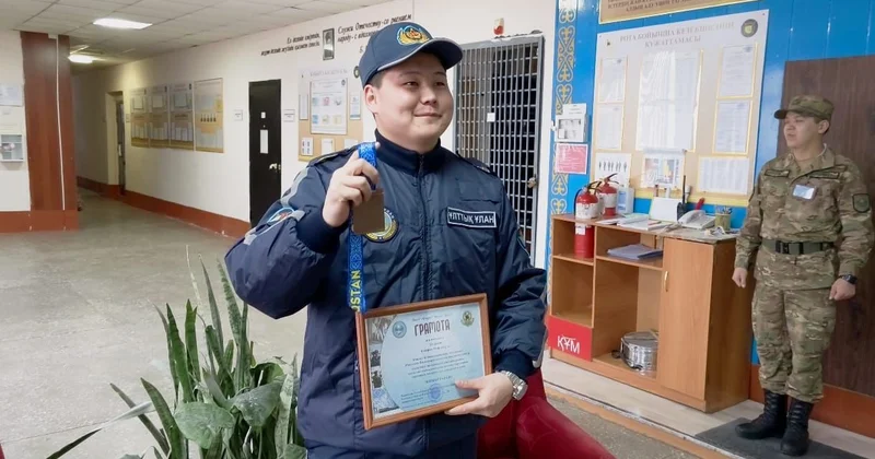 Ұландықтар Көрісу күні ата аналарымен тілдесті