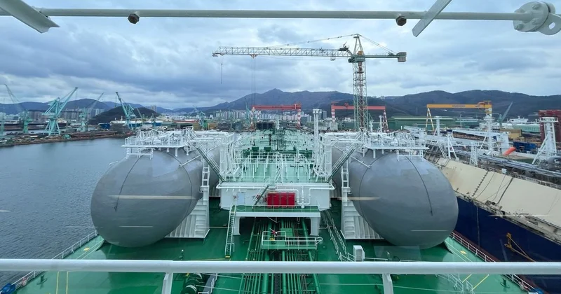 Греческий танкер, который должен был забрать казахстанскую нефть, попал под атаку в Черном море