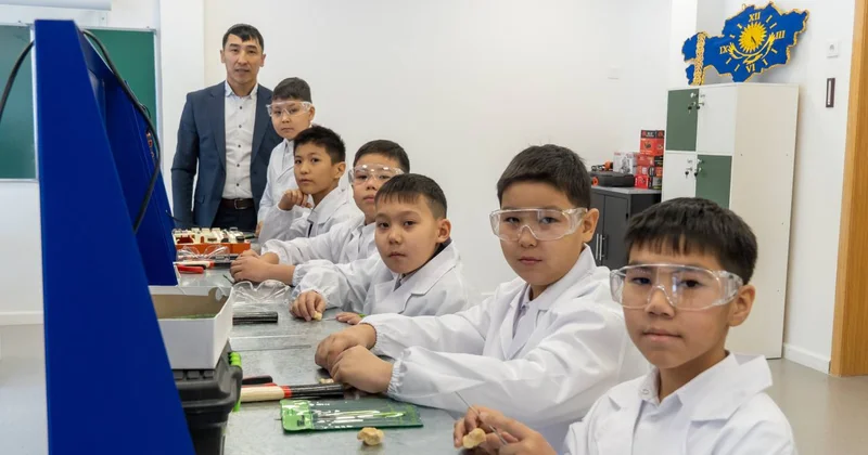 Келешек мектептері : Елімізде үш жылда 217 мектеп салынды