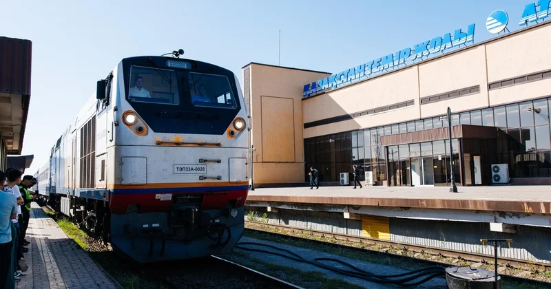 Атырауда 9 теміржол вокзалы жаңартылып жатыр