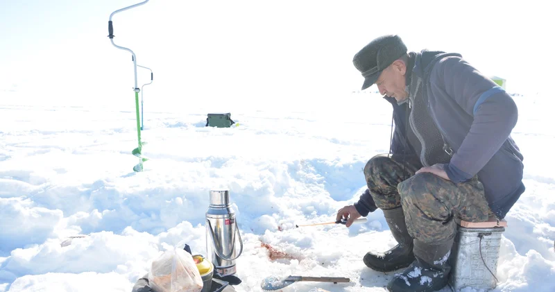 Бұқтырмада балықшылар бақ сынасты