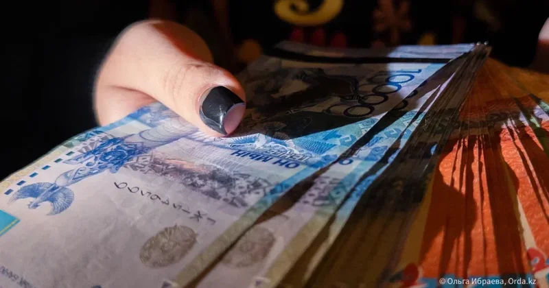 В Казахстане хотят вдвое поднять минимальную зарплату