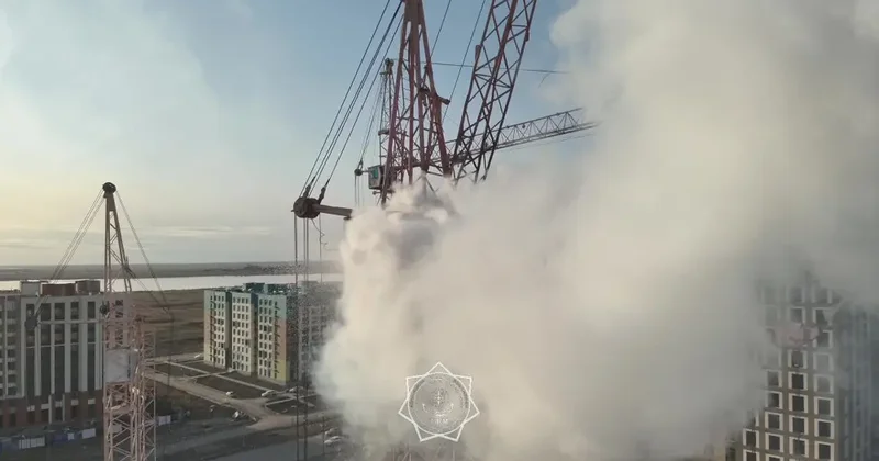 Астанада құрылыс кранының кабинасы өртенді