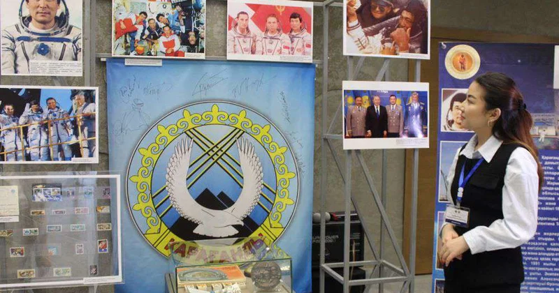 Покорителям космоса посвящается