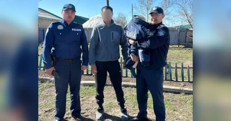 Двухлетнего ребёнка, сбежавшего из дома в одной футболке, нашли у уличного туалета в селе ВКО