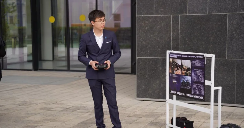 Ученый из Атырау разработал робота, заменяющего человека на тяжелой работе