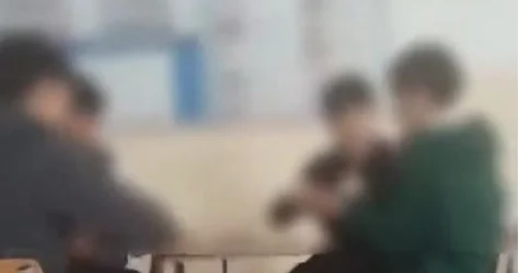 Сыныпта оқушылар карта ойнаған: Түркістан облысында мектеп басшылығы мен мұғалім қызметінен босатылды