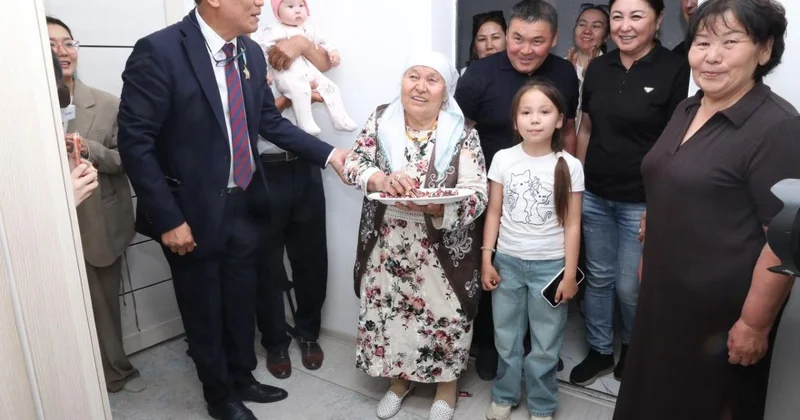 Молодые ученые заселились в квартиры, предоставленные от имени Президента