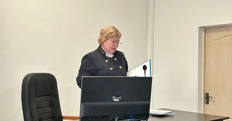 Ақтөбеде өзінен кіші баланы ұрған мектеп оқушысына сотта айып тағылды