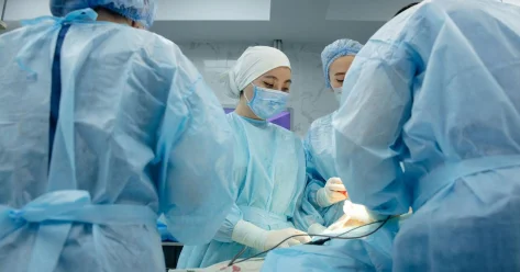 Ножницы застряли в голове двухлетнего мальчика в Алматы