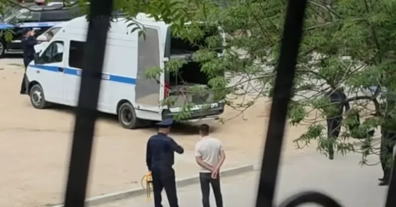 В Актау полицейский насмерть сбил полуторагодовалого ребенка во дворе жилого дома