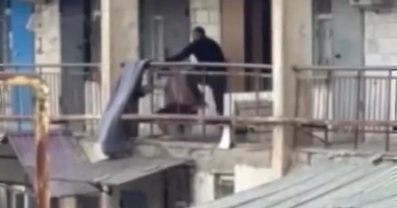 Мужчины устроили драку на галерее жилого дома в Жанаозене (видео)