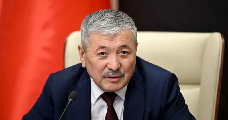 Без пиджаков и галстуков: новый дресс код для чиновников ввели в Кыргызстане ради экономии электроэнергии