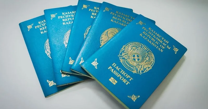 Супругов выдворили из Казахстана после получения другого гражданства
