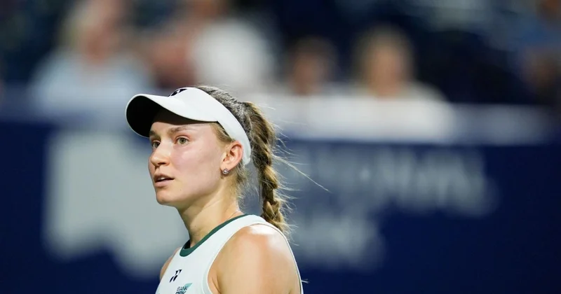 Рыбакина уступила Швентек в финале турнира WTA 1000