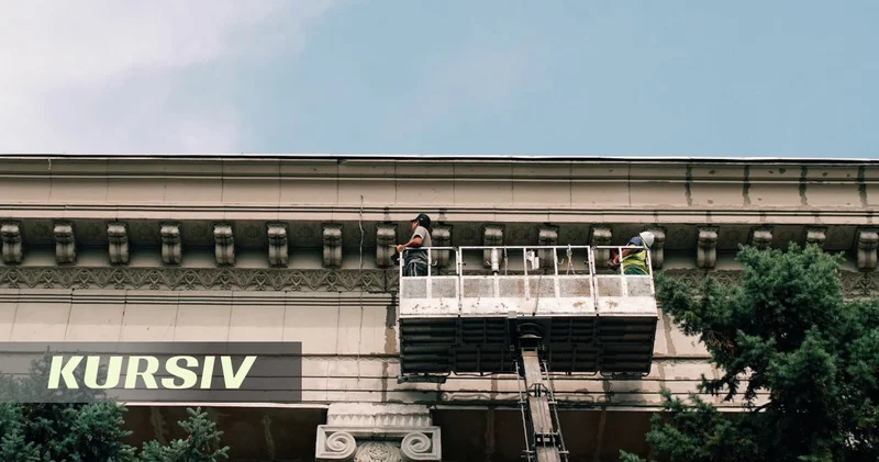 Прощай архитектура : историческую лепнину повредили при ремонте в Астане