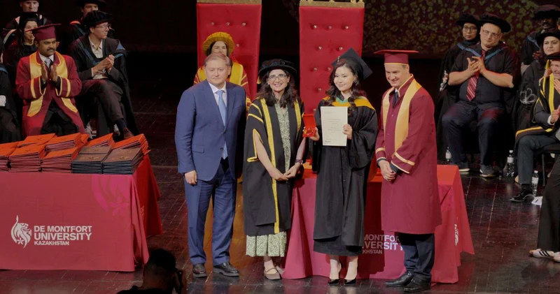 Первые выпускники De Montfort University Kazakhstan получили дипломы