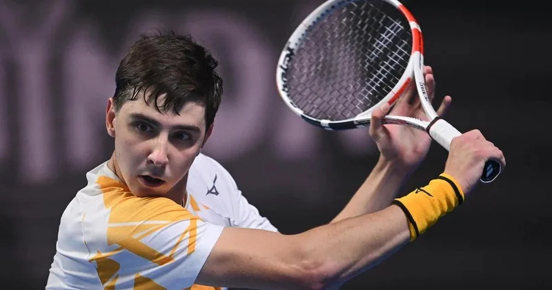 Вторая ракетка Казахстана вырвал победу в драматичном матче турнира ATP в Алматы