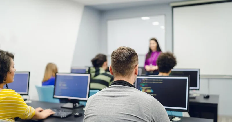 Преподаватель судилась с университетом в Уральске и вернула себе работу