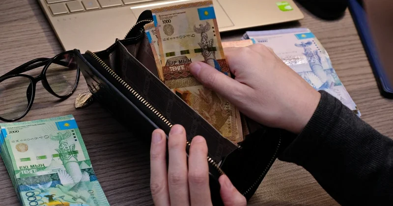 Повысят ли минимальную зарплату на 2027 год? Первое чтение по бюджету в Курултае не дало ответа