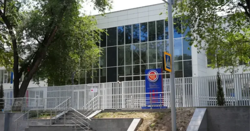 Учеников РФМШ в Алматы перевели на онлайн обучение