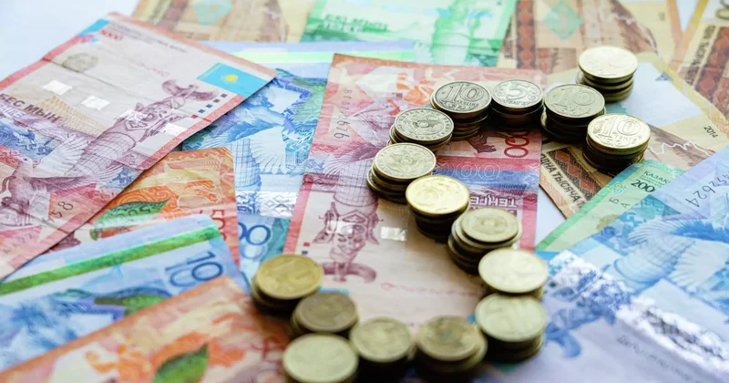 Түркістан облысында шатырдан табылған 5 млн теңгенің иесі анықталды