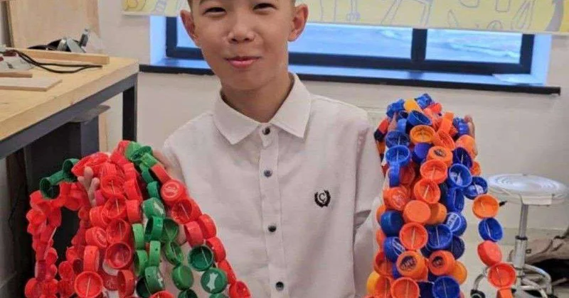 Школьники из Семея изготовили EcoBox из пластиковых крышек