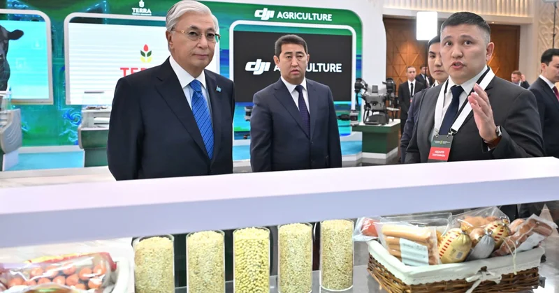 Глава государства осмотрел выставку цифровых решений в сфере сельского хозяйства