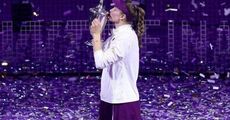 Елена Рыбакина заработала рекордные призовые в 2025 году