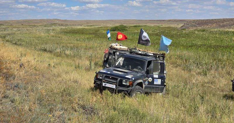 Улытау открывают автопутешественники