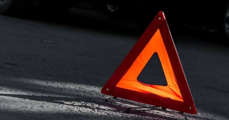 Мотоциклист погиб, влетев в фуру на трассе Алматы Бишкек