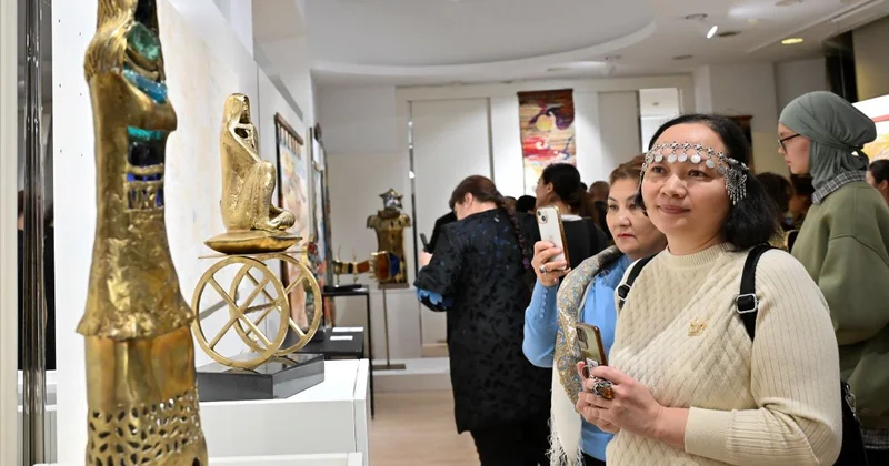 Невесты, ангелы и гобелены: что посмотреть на выставке Вечная любовь в Астане