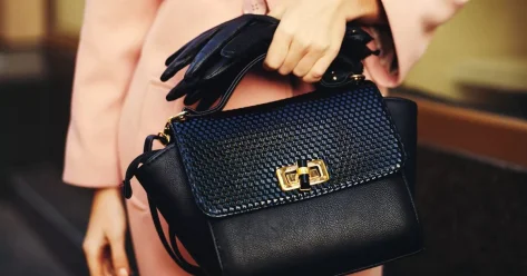 700 тысяч долларов вымогали у предпринимательницы в Караганде