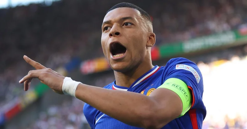 Сборная Франции по футболу разгромила Украину и вышла на чемпионат мира 2026 года