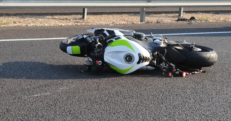 Смертельное ДТП в Алматинской области: мотоциклист выехал на "встречку" и врезался в большегруз