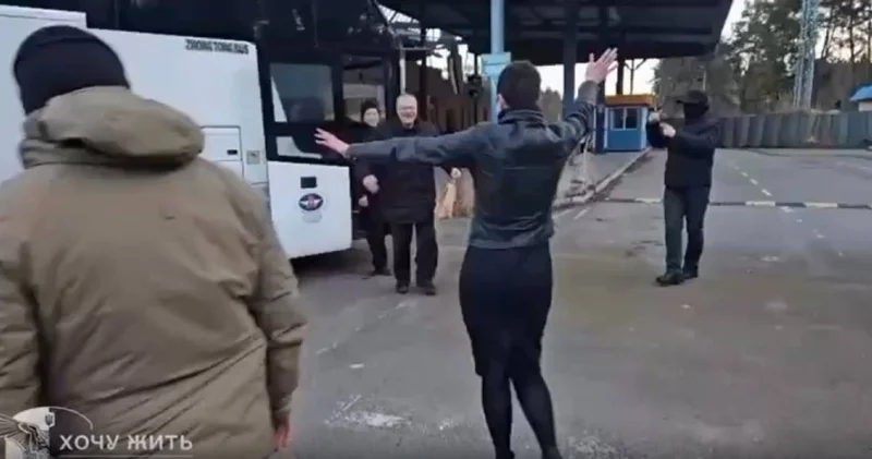 Лукашенко Трамптың өтінішімен 120 дан астам саяси тұтқынды босатты