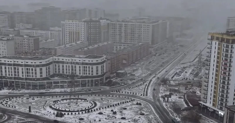 Снежный буран в Актау: авиарейсы задерживаются из за непогоды