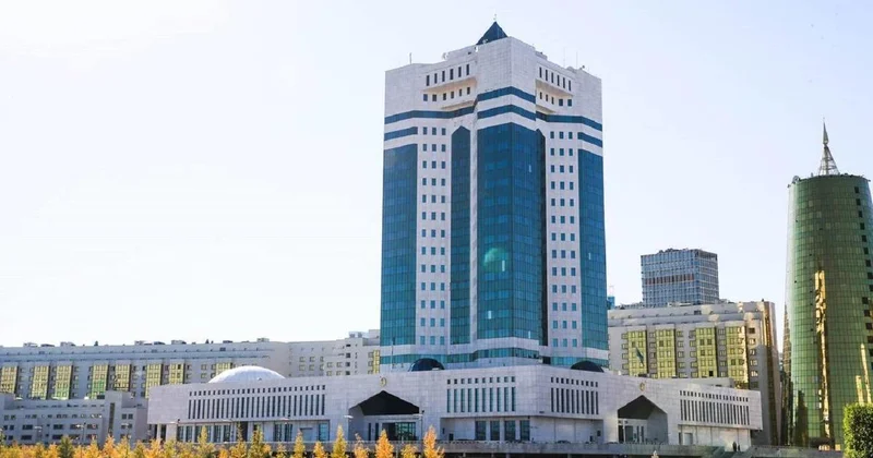 Чтобы купировать риски : политолог об обновлении политической системы Казахстана