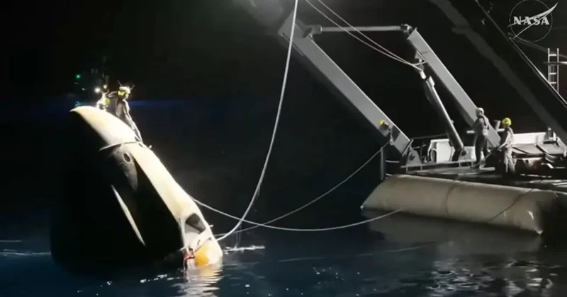 Экипаж с заболевшим астронавтом досрочно вернули из космоса