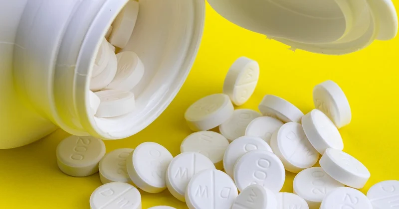 Ибупрофен под запретом: какие таблетки нельзя смешивать с обезболивающим