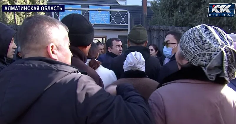 Просила 300 тыс. тенге за услуги: десятки кандасов стали жертвами мошенничества в Талгаре