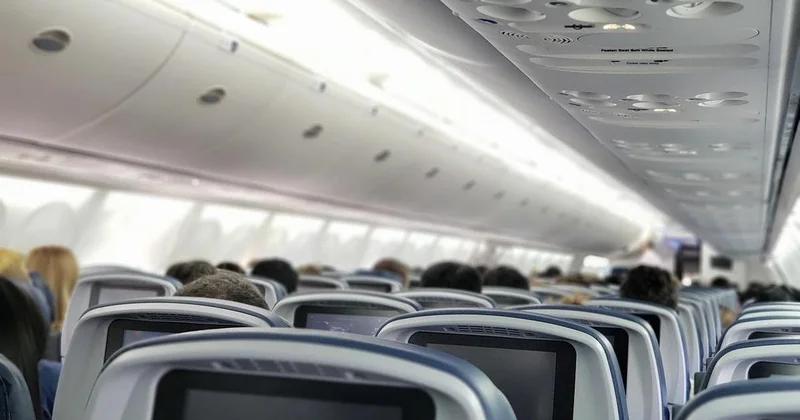 Самолет с пассажирами выкатился за пределы полосы в аэропорту Атырау