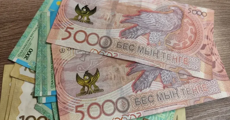 Казахстанец смог получить одобрение на снятие пенсионных по старым порогам, несмотря на истекающий срок заявки