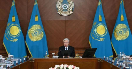 Новая Конституция обнулить не только срок Токаева социолог