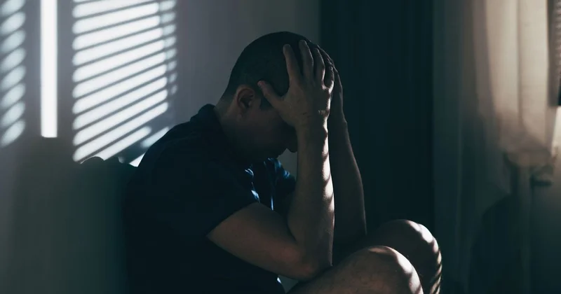 Жителя Акмолинской области угрозами заставили взять кредит на iPhone и печатку