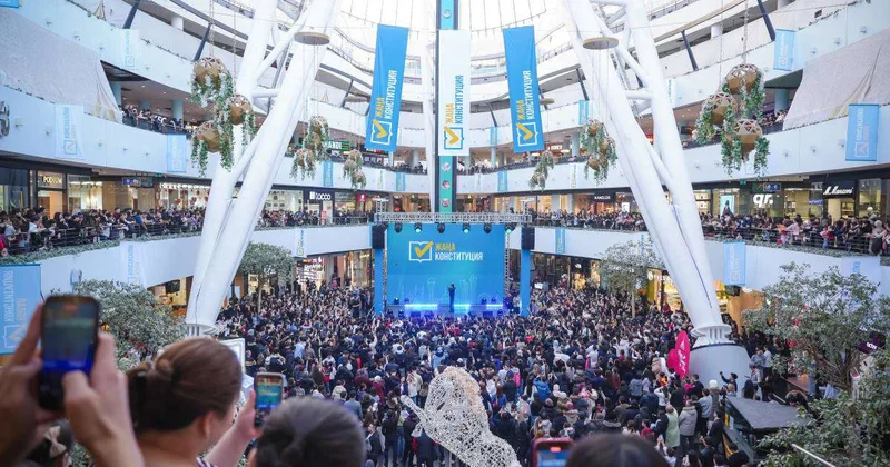 В Астане прошел молодежный live концерт в поддержку референдума