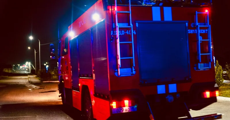 Ақтөбеде көпқабатты үйдің пәтерінен өрт шығып, 10 адам қауіпсіз жерге көшірілді